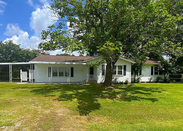 Property at 209 7th St, Markham, TX 77456, 4 beds, 2 baths