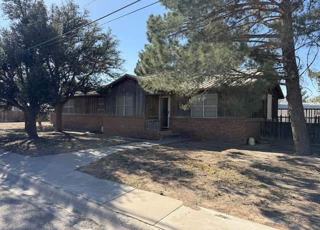 Property at 1020 Veterans Blvd, Pecos, TX 79772, 4 beds, 2 baths