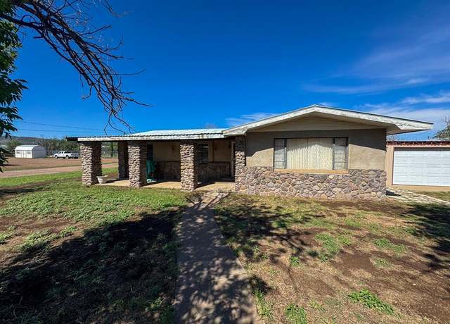Property at 207 S 13th St, Alpine, TX 79830, 3 beds, 1 bath