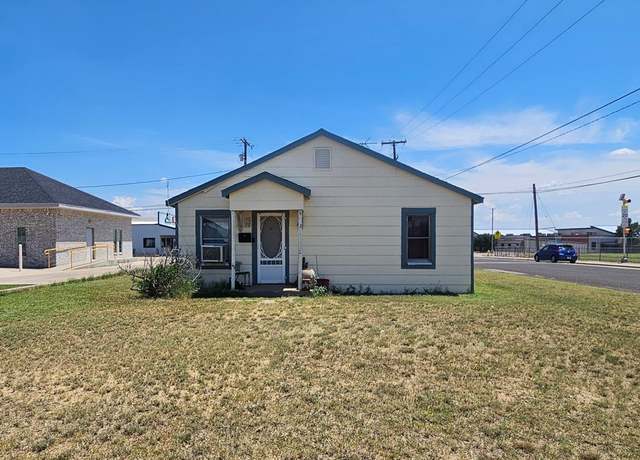 Property at 1000 E 7th St, Odessa, TX 79761, 3 beds, 2 baths