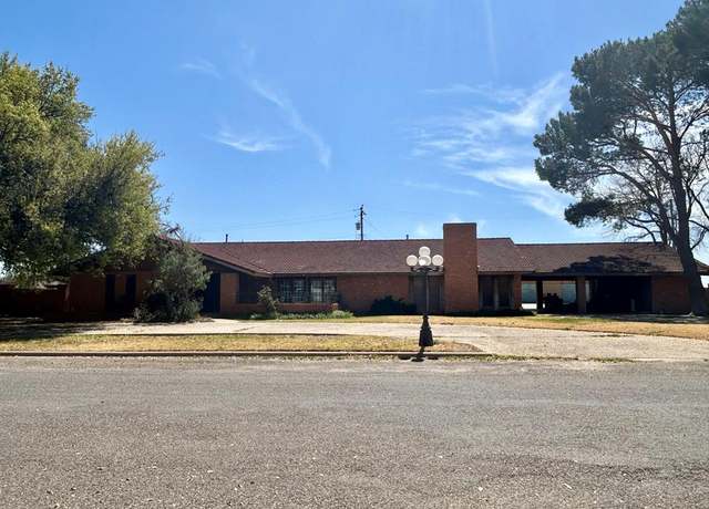 Property at 2011 W 6th St, Fort Stockton, TX 79735, 4 beds, 3.5 baths