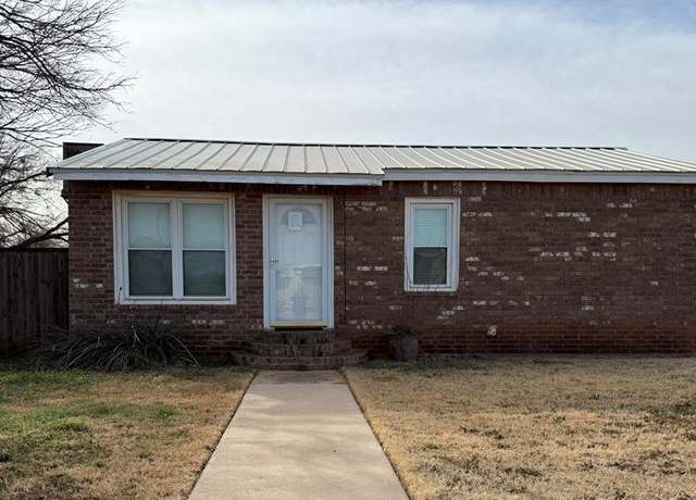 Property at 2502 25th St, Snyder, TX 79549, 2 beds, 1 bath