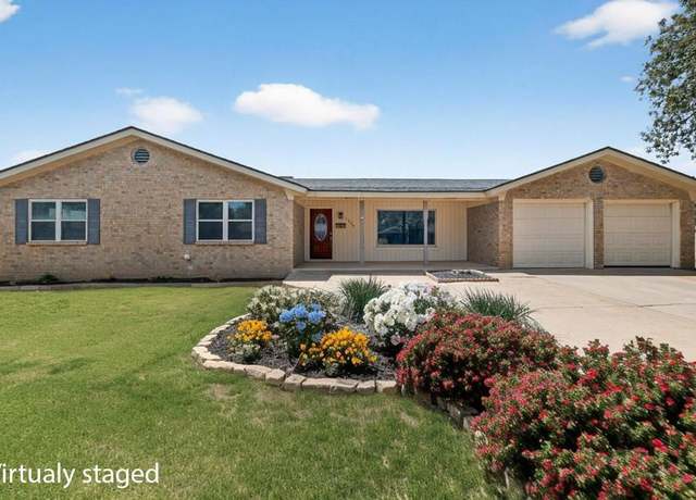 Property at 2809 W Shandon Ave, Midland, TX 79705, 3 beds, 2.5 baths