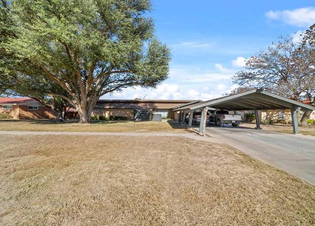 Property at 2727 E 25th St, Big Spring, TX 79720, 3 beds, 2 baths