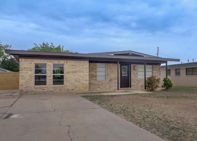 Property at 2404 Alamesa Dr, Big Spring, TX 79720, 3 beds, 2 baths