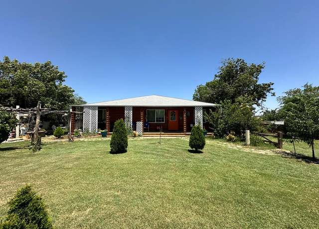 Property at 1108 E 21st St, Colorado City, TX 79512, 2 beds, 3 baths
