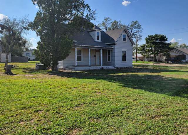 Property at 1600 Owens St, Big Spring, TX 79720, 3 beds, 2 baths