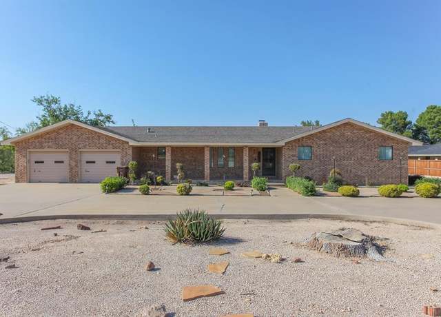 Property at 2201 E 25th St, Big Spring, TX 79720, 3 beds, 3 baths