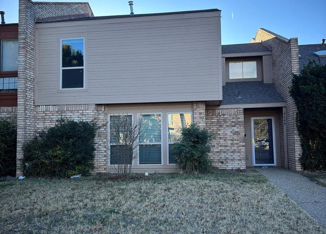 Property at 4749 Boulder Dr, Midland, TX 79707, 3 beds, 2.5 baths
