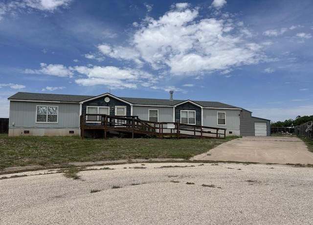 Property at 300 Hill St, Colorado City, TX 79512, 4 beds, 2.5 baths