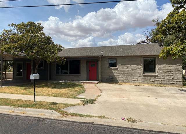 Property at 2305 30th St, Snyder, TX 79549, 3 beds, 2 baths