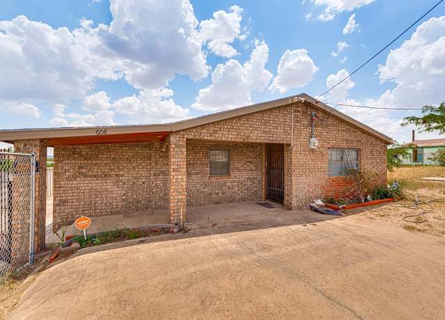 Property at 608 NE 9th St, Big Spring, TX 79720, 4 beds, 2 baths