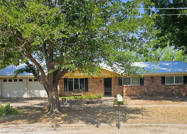 Property at 1944 Hemphill St, Colorado City, TX 79512, 4 beds, 2 baths