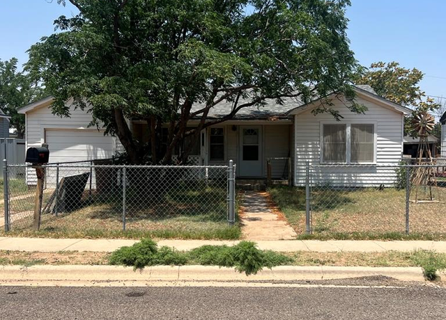 Property at 205 Jefferson St, Big Spring, TX 79720, 2 beds, 1 bath