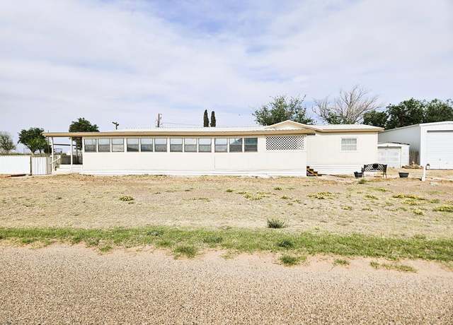 Property at 816 N Scharbauer Dr, Goldsmith, TX 79741, 3 beds, 2 baths