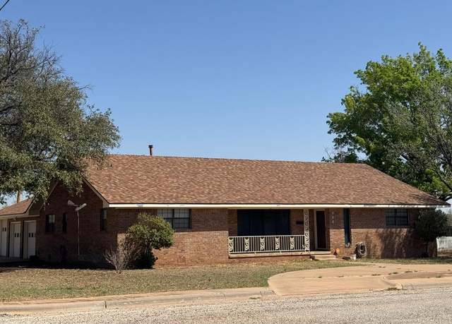 Property at 900 E 18th St, Colorado City, TX 79512, 3 beds, 3 baths