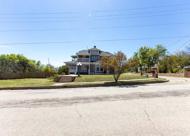 Property at 1115 Austin St, Coleman, TX 76834, 4 beds, 3 baths