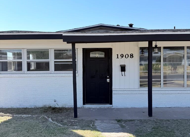 Property at 1908 E Morrison Dr, Big Spring, TX 79720, 4 beds, 2 baths