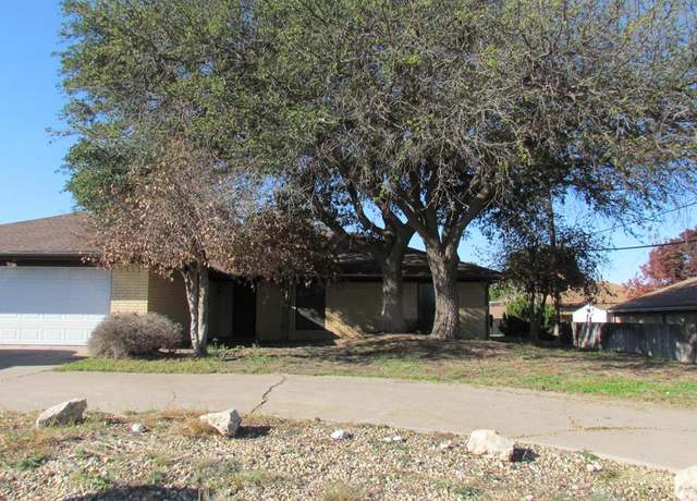 Property at 2900 Macauslan, Big Spring, TX 79720, 3 beds, 2 baths