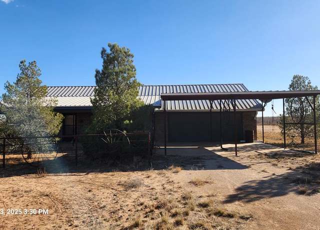 Property at 8806 E County Rd 103, Midland, TX 79706, 2 beds, 1 bath