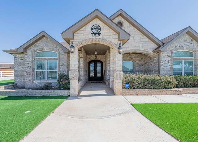 Property at 1219 S County Rd 1118, Midland, TX 79706, 4 beds, 3.5 baths