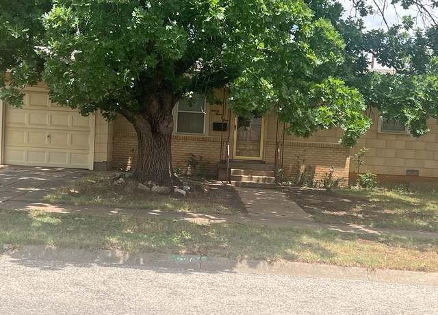Property at 2301 40th St, Snyder, TX 79549, 2 beds, 2 baths