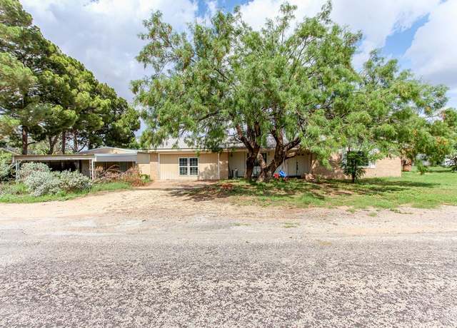 Property at 207 W Robinson Rd, Big Spring, TX 79720, 4 beds, 2 baths