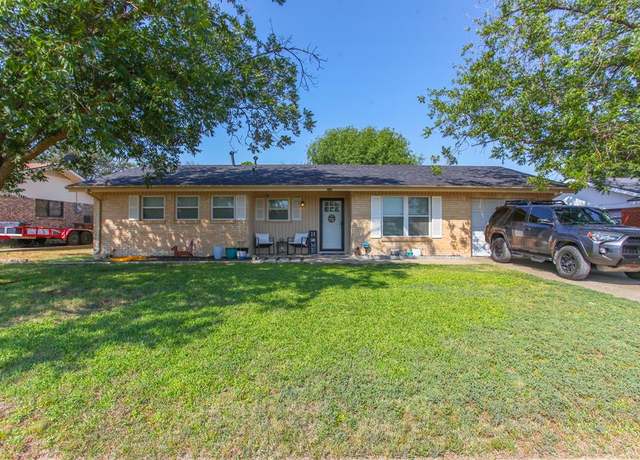 Property at 2504 Central Dr, Big Spring, TX 79720, 3 beds, 2 baths