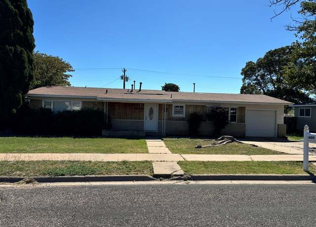 Property at 2400 42nd St, Snyder, TX 79549, 3 beds, 2 baths