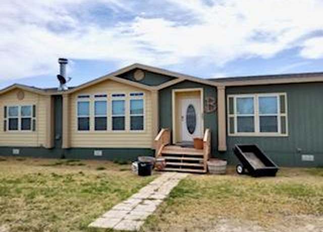 Property at 605 W 8th Ave, Rankin, TX 79778, 3 beds, 2 baths