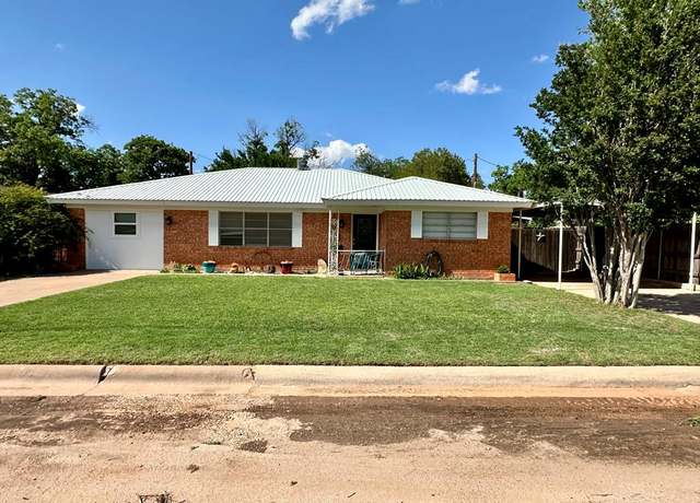 Property at 110 E 9th St, Colorado City, TX 79512, 3 beds, 2 baths