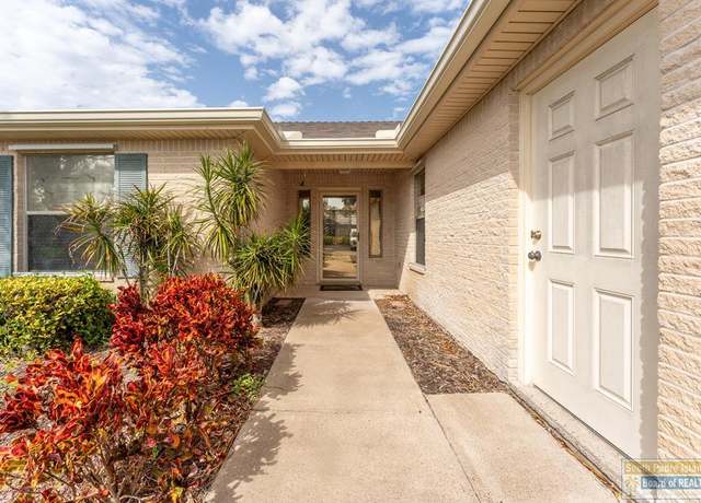 Property at 8 Pinehurst Dr, Laguna Vista, TX 78578, 3 beds, 2 baths