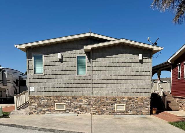 Property at 218 Conch Dr, Port Isabel, TX 78578, 3 beds, 3.5 baths