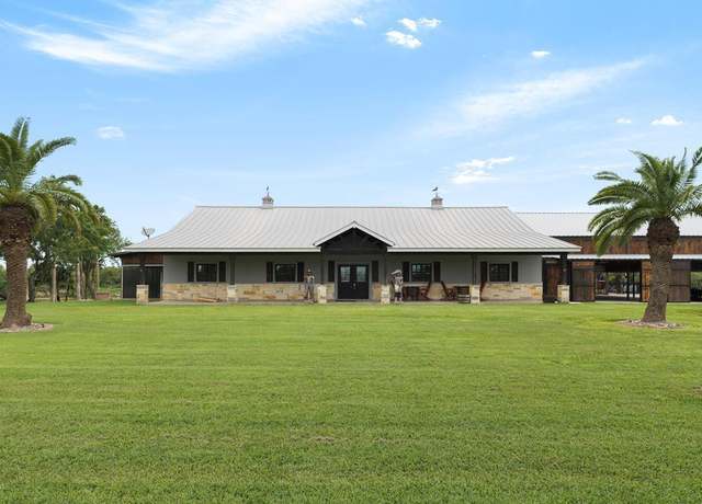 Property at 39515 Palm Dr, Bayview, TX 78566, 2 beds, 3.5 baths
