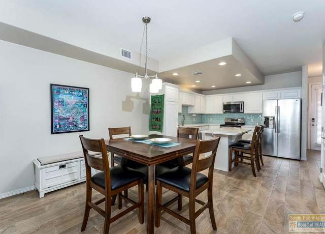 Property at 5 Harbor Vw, Laguna Vista, TX 78578, 2 beds, 2.5 baths