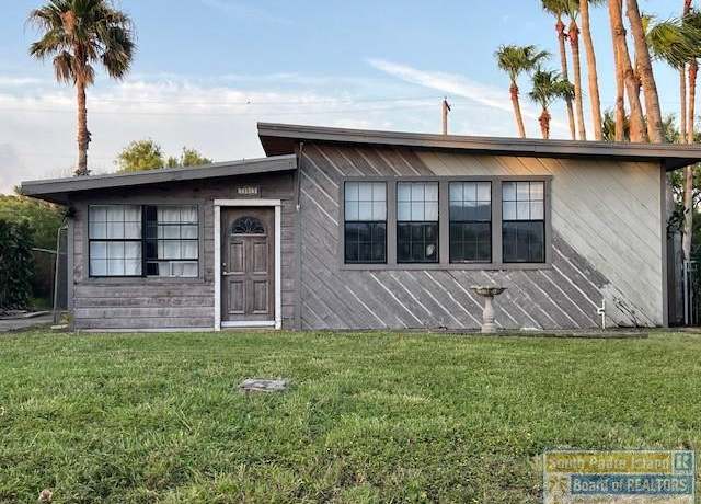 Property at 909 North Shr, Port Isabel, TX 78578, 3 beds, 2 baths