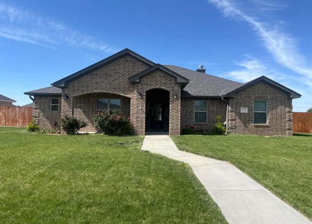 Property at 1712 NE 6th St, Dumas, TX 79020, 4 beds, 2 baths