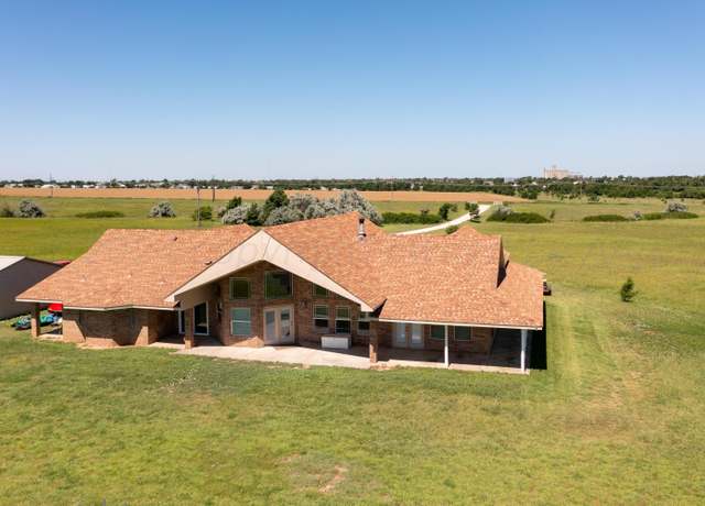 Property at 915 S Tignor St, Pampa, TX 79065, 4 beds, 2.5 baths