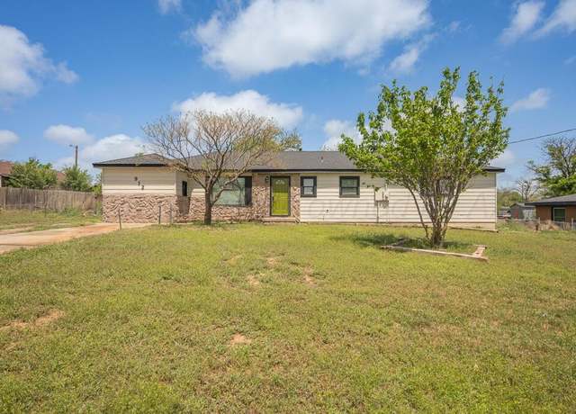 Property at 912 W Bonita Ave, Amarillo, TX 79108, 3 beds, 2 baths