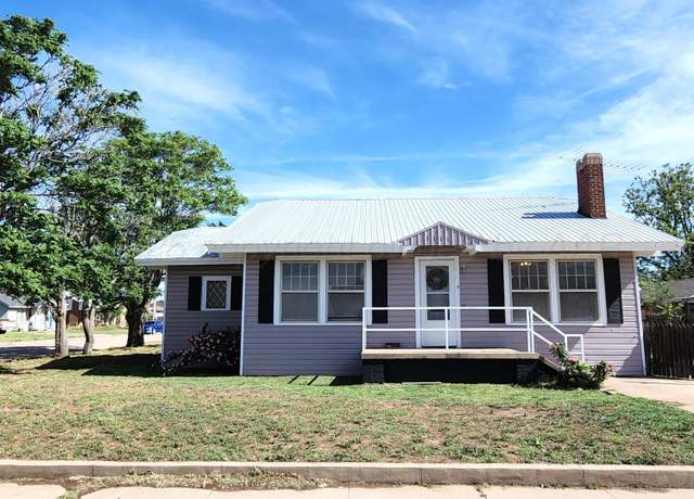 Property at 1106 W 10th, Plainview, TX 79072, 3 beds, 1 bath