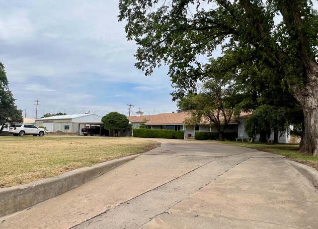 Property at 1814 N Main St, Shamrock, TX 79079, 4 beds, 4 baths