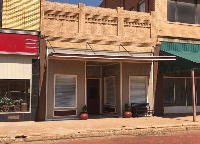 Property at 139 N Main St, Childress, TX 79201, 2 beds, 1 bath