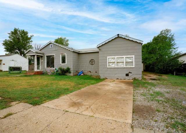 Property at 713 N Dwight St, Pampa, TX 79065, 4 beds, 1 bath