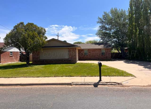 Property at 224 Beach St, Hereford, TX 79045, 3 beds, 2 baths