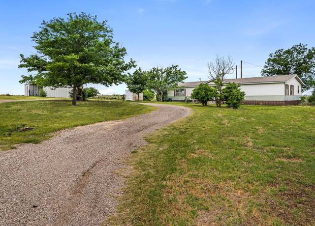Property at 2400 E Willow Creek Dr, Amarillo, TX 79108, 3 beds, 2 baths