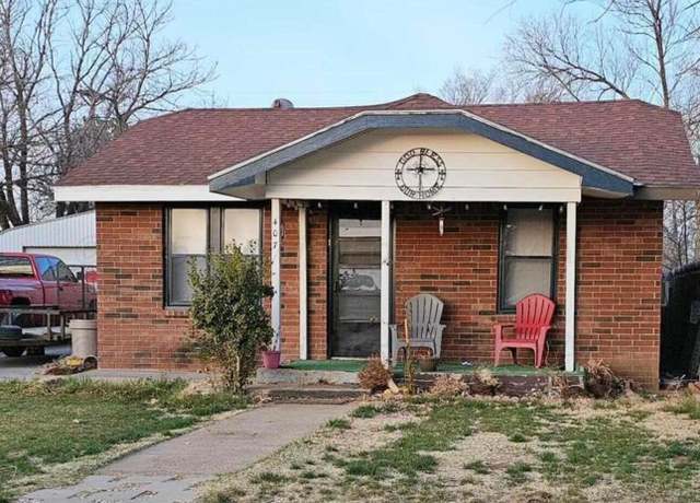 Property at 407 N Wall St, Stratford, TX 79084, 1 bed, 1 bath