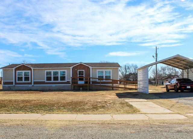 Property at 420 N 18th St, Memphis, TX 79245, 3 beds, 2 baths