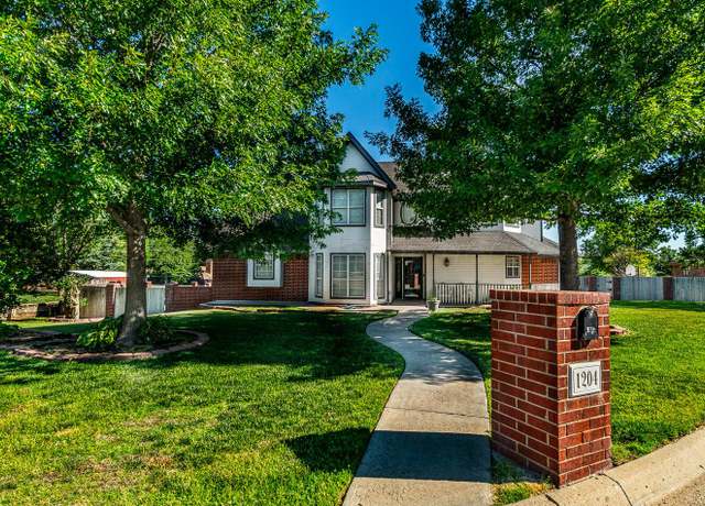 Property at 1204 University Pl, Borger, TX 79007, 4 beds, 4 baths