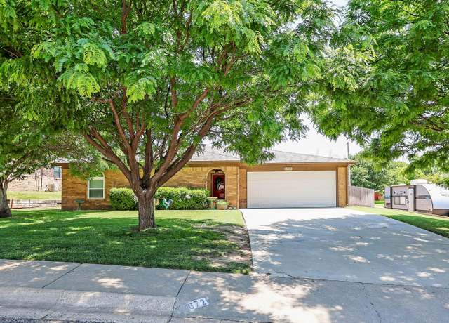 Property at 6728 Arroyo Dr, Amarillo, TX 79108, 3 beds, 2 baths