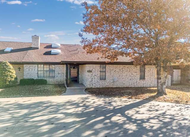 Property at 512 Carson Ave, Dumas, TX 79029, 3 beds, 2 baths